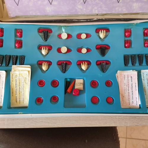Vintage Greek board game Anazitontas Petrelaio