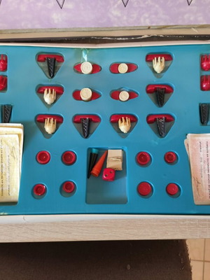 Vintage Greek board game Anazitontas Petrelaio