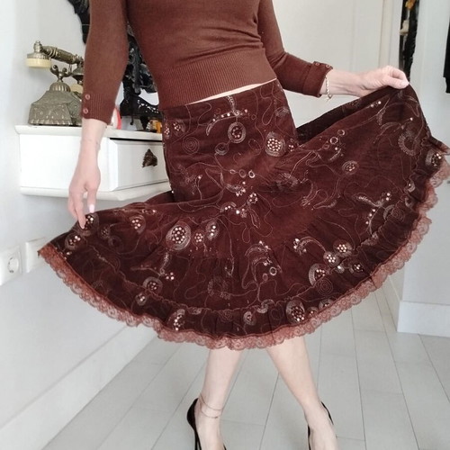 Vintage corduroy skirt Queen No.48 like new, brown with lace and sequins