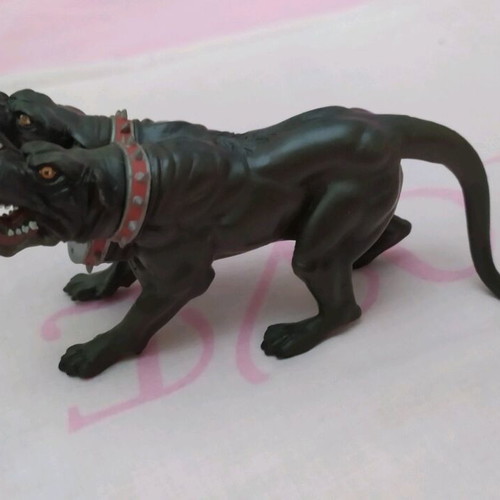 Plastic children's animals like new, set of 5 pieces