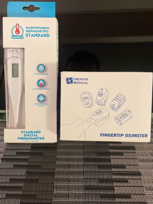 Digital thermometer and oximeter set new