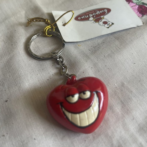 Vintage heart keychain ceramic with funny expression new, Dorosimo