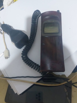 Nokia 8110 functional rare phone with car charger