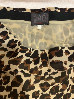Leopard skirt used, size medium with elasticity