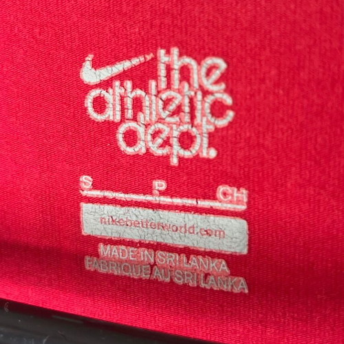 Nike Classic Swoosh T-shirt like new, size S, red