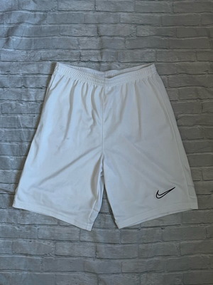 Παιδικά σορτς Nike σαν καινούργια, λευκά