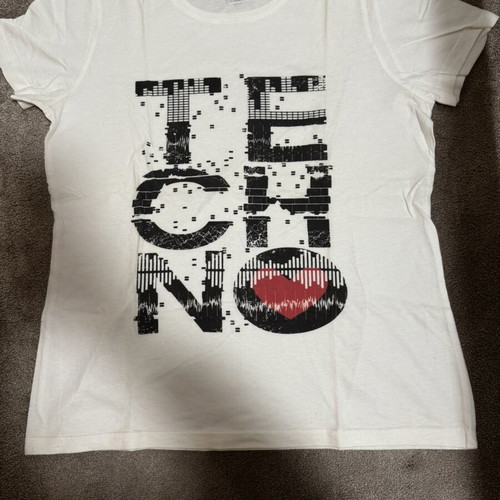 Techno women's t-shirt white with red heart print size M like new