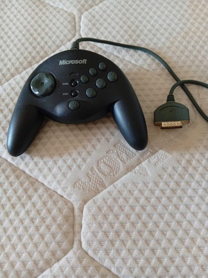 Microsoft SideWinder Game Pad like new, classic 1990 model