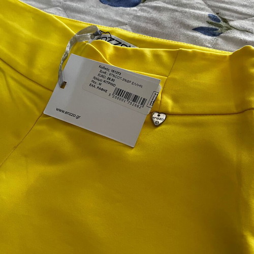 Enzzo women's shorts new with tag, yellow, size M