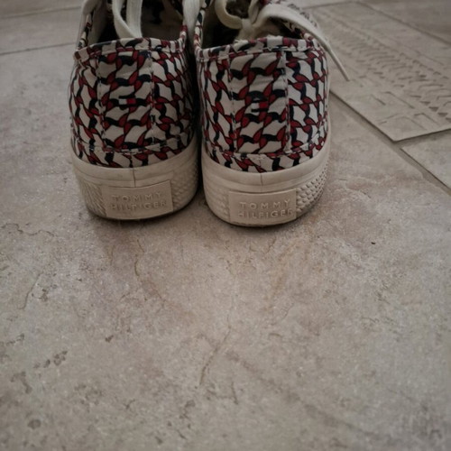 Tommy Hilfiger women's sneakers used, size 40, red multicolor