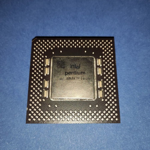 Intel Pentium MMX 233MHz processor like new