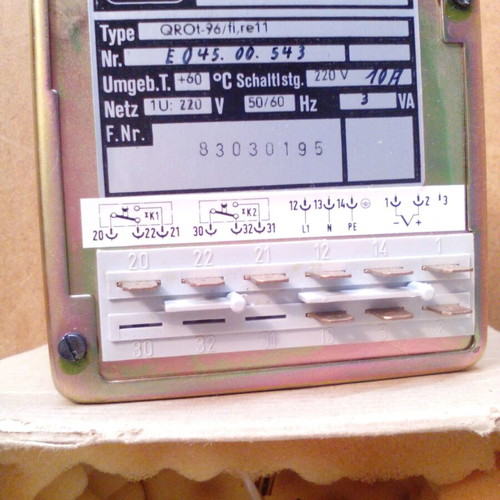 Industrial fire controller-thermometer JUMO 20-900°C new with sensor