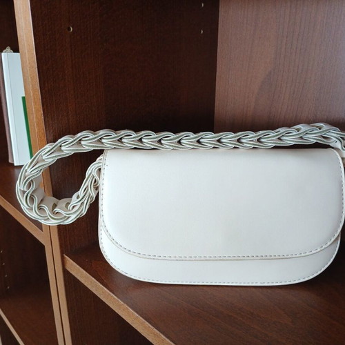 Shoulder bag ecru with magnetic clasp, new, spacious