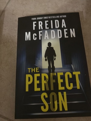 The Perfect Son by Freida McFadden like new, English