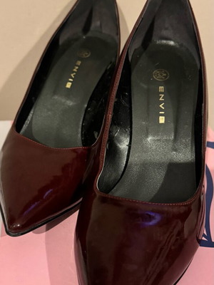 Envie No39 patent leather pumps like new, red