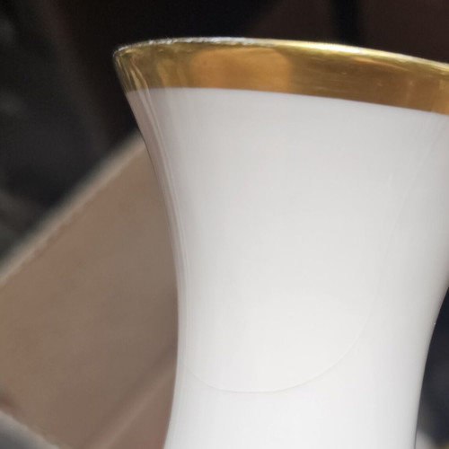 Weimar vase used with crack