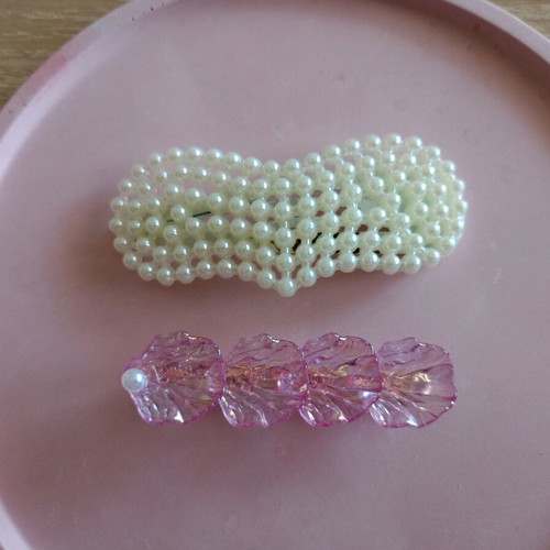 Hair clips new, set of 2, white