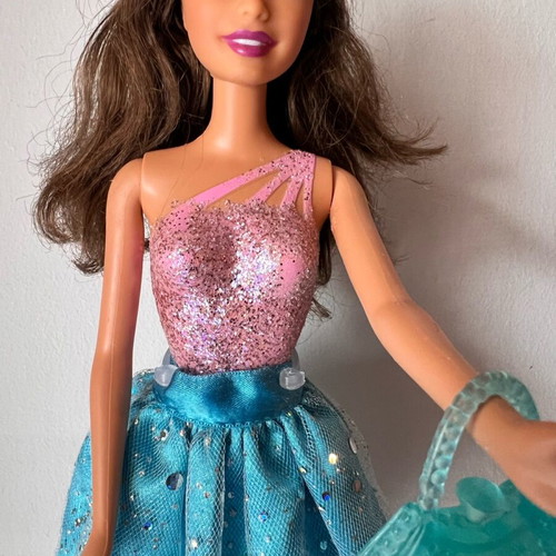 Barbie pink body & turquoise skirt doll 2002, like new