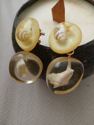 Vintage summer earrings with shells