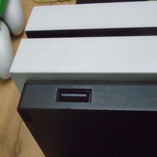 Xbox One S console 500GB like new with 2 wireless joysticks and Plants vs. Zombies