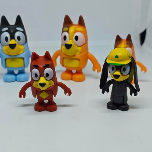Bluey figures set of 7 like new