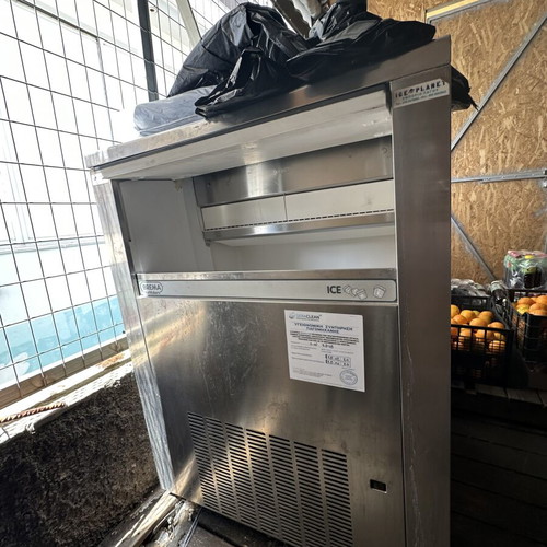 Brema CB 1565A-Q ice machine used, needs service