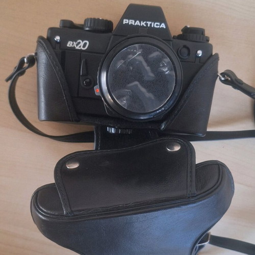 Praktica BX20 35MM camera with Prakticar 1:1.8 50mm lens like new