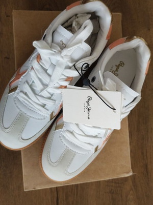 Pepe Jeans sneakers new with tag and box, size 39, white