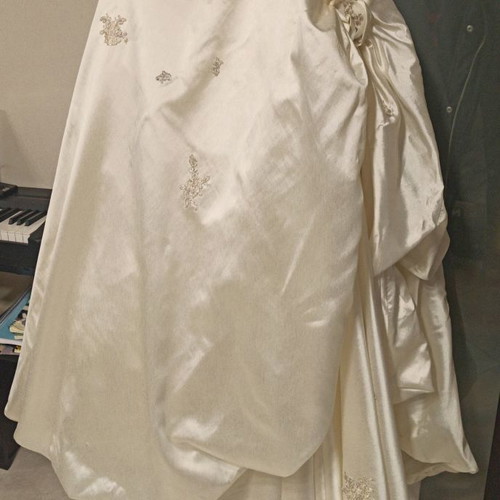 Atelier ZOLOTAS wedding dress two-piece ivory-champagne with pink embroidery