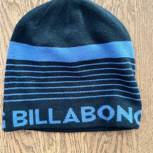 Billabong adult beanie like new, blue