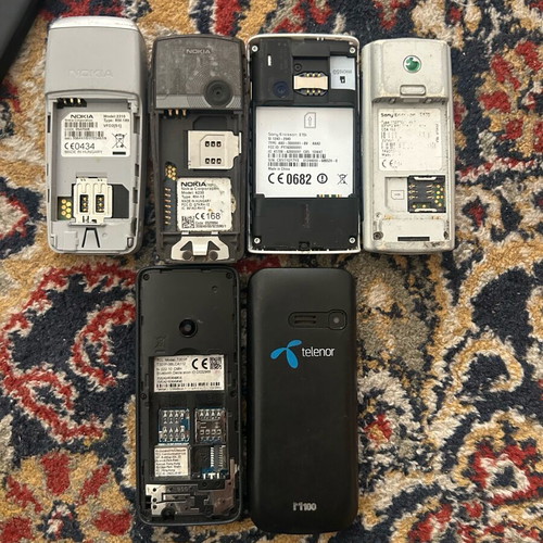 Set of phones for parts used, without batteries