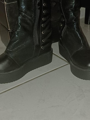 Μποτάκια flatforms σαν καινούργια, μέγεθος 39, μαύρα