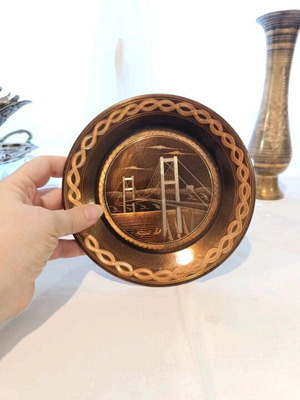 Decorative vintage copper wall plate like new