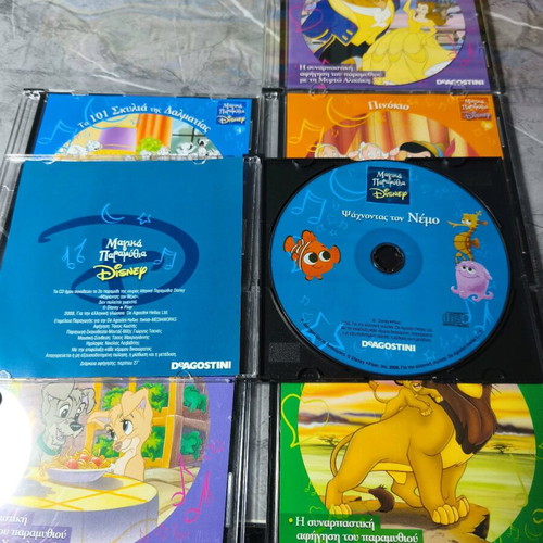 Disney collectible storybooks like new, pack of 50
