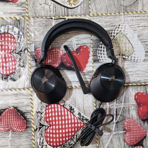 Gaming Headset Corsair HS55 like new without ear pads