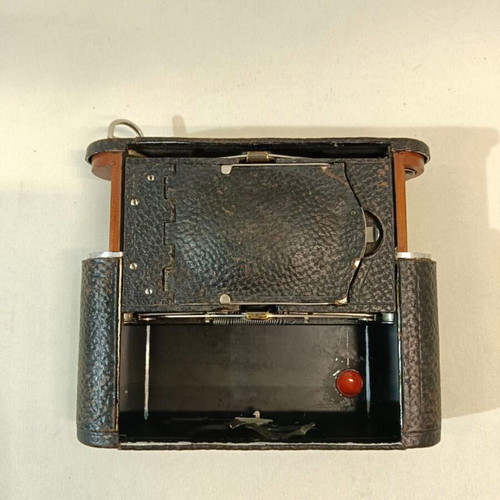Folding pocket Kodak No 1 Model E folding camera used