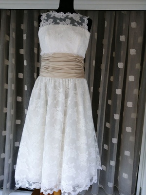 Wedding dress like new full lace to the ankle beige