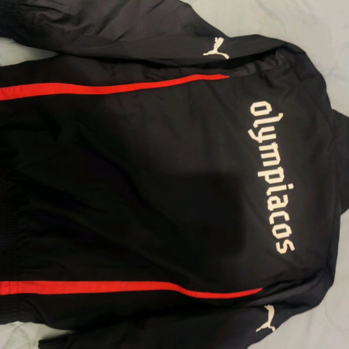 Olympiacos kids jacket like new, age 5 or 116 cm