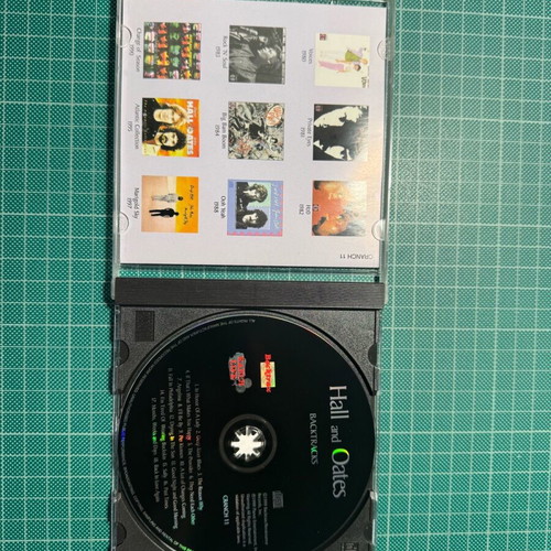 Daryl Hall and John Oates Backtracks CD like new