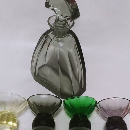 Art Deco Josephinenhutte liqueur set 1925, 1 decanter and 6 glasses