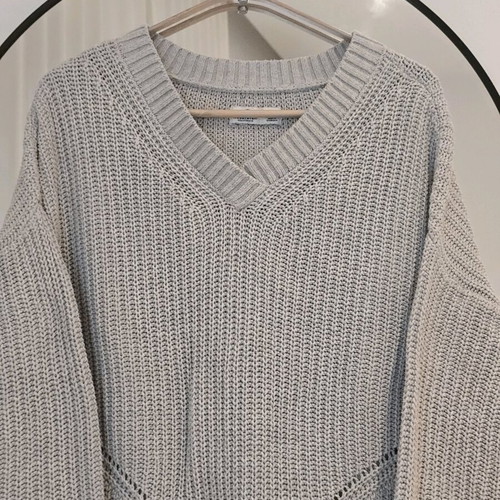 Hollister lightweight jumper used, slightly cropped, beige