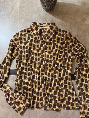 Avant Garde shirt medium size, like new, brown