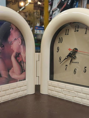 Vintage frame with clock like new