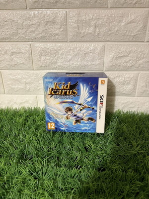 Kid Icarus Uprising Nintendo 3DS game used