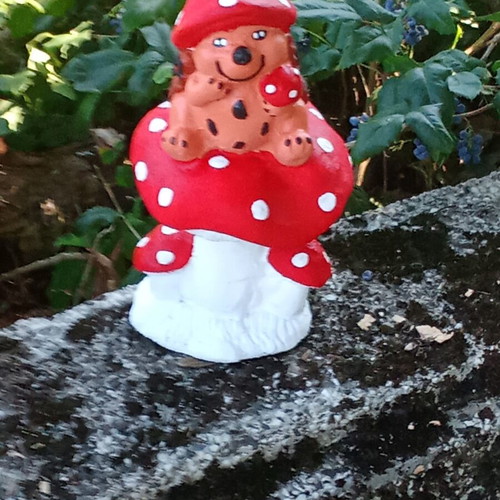 Figurines new, weather resistant