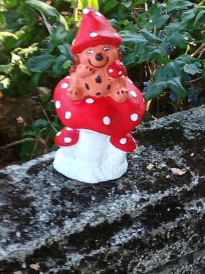 Figurines new, weather resistant