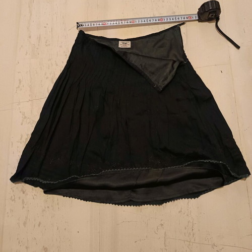 Xdye embroidered skirt used, classic design size 36, black