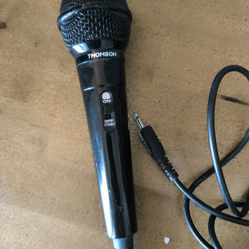 Thomson Dynamic Microphone with Built-in 3.5mm Jack Cable like new