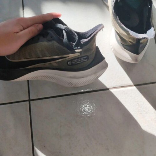 Nike Zoom Gravity athletic shoes used, size 39, black and gray