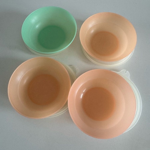 Vintage set of 4 Tupperware bowls used, made in Belgium